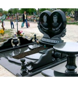 Памятник одно Сердце на двоих ts0265