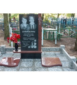 Прямоугольный мемориальный комплекс для двоих