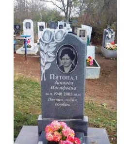 Серый гранитный памятник с двумя резными розами
