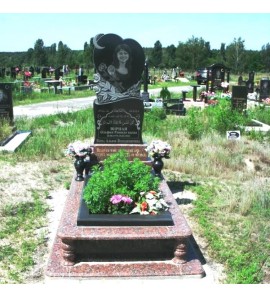 Памятник мусульманский в форме сердца с полумесяцем ts0141